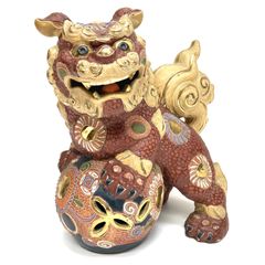 ① t) 九谷焼 玉乗り獅子 シーサー 狛犬 まり 金彩 骨董品 陶器製 伝統