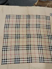 Burberry　シルク大判スカーフのサムネイル