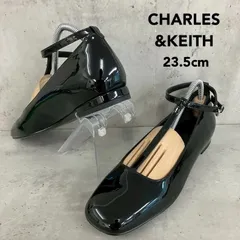 美品 CHARLES&KEITH  チャールズアンドキース 23.5cm 37 パテント Tバーアンクルストラップバレエフラット 70920156 ブラック パンプス メリージェーン ストラップ フラットシューズ 靴 ★ ■■のサムネイル