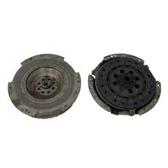 新品未使用 SUZUKI純正 22100-78K00 クラッチキット エスクード - メルカリ