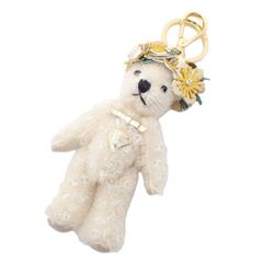 PRADA クマ型キーホルダー 花飾り付き - メルカリ
