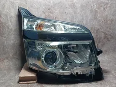ヴォクシー ZRR75W 右ヘッドランプ・ヘッドライト ZS 煌Z   コイト 28-226 81110-28F80 202 ヴォクシー ZRR75W 右ヘッドランプ・ヘッドライト ZS 煌Z コイト 28