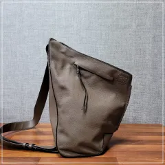 @242 LOEWE アントン スリングバック バックパックのサムネイル