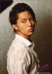 【中古】生写真(ジャニーズ) 山下智久/バストアップ・衣装白・体右向き・目線左/「TOMOHISA YAMASHITA LIVE TOUR 2013 A NUDE」オリジナルフォトセットAのサムネイル