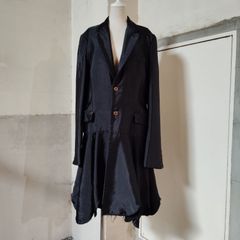 百合アシュラのコートとホワイト・オッパードのコートの組み合わせ