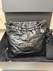 新品未使用♪価格改定により更にお買い得CHANEL22シルバー金具ホーボー 