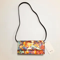 H662 未使用 定価6.8万 アニエスベー agnès b. PARIS ショルダーバッグ セカンドバッグ バッグ レディース 本革 レザー 牛革 2WAY マルチカラー おしゃれ お洒落 上品 かわいい 可愛いのサムネイル