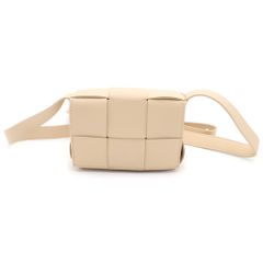 ボッテガヴェネタ マキシイントレチャート カセット レザー ボディバ 
