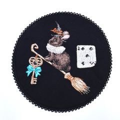 ピンクハウス 幸見うさぎ刺繍ワッペンブローチ - メルカリ