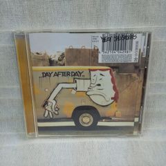 35-04334　BEAT CRUSADERS　DAY AFTER DAY/SOLITAIRE　レンタル落ち　中古　CD　シングル