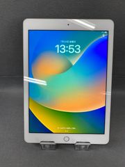 5147 iPad 第5世代 美品 SIMフリー 32GBシルバー 美品 国内版 SIMフリー iPad 第5世代 32GB シルバー色 - メルカリ
