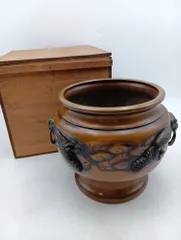 工芸品 17785/黄銅鎚目 花型 菓子器 菓子鉢 金谷五郎三郎作 金属工芸