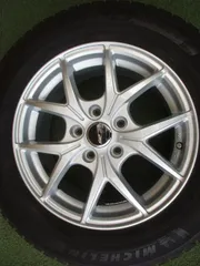 【中古】　送料込み　イルーガ　205/65R16　スタッドレスタイヤ4本SET　C28セレナ　ヤリスクロス　１０系１５系アルファード　50系５５系エスティマ　CX-3　ティアナのサムネイル
