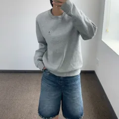 OBEY オベイ スモールロゴ グレー 起毛 スウェットのサムネイル