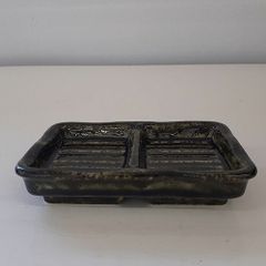 【アウトレット】黒織部 仕切り薬味皿 幅130×奥行82×高さ28 【送料別途見積】【未使用品】【業務用】【燕三条直送 アウトレット館在庫】