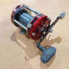 アブガルシア アンバサダー 7000 赤 - メルカリ