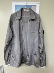 STONE ISLAND ストーンアイランド ナイロンメタル 22ss アイス L ほぼ新品のサムネイル