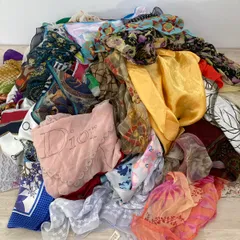 現状品 まとめ大量セット 120サイズ 1.7kg ミニスカーフ Dior/ディオール 他 スカーフ/ストール/ショール等 花柄/チェーン柄[OI03953]のサムネイル
