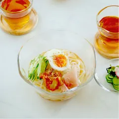 新品 そうめん 鉢 深鉢 てびねり Tebineri クッチーナ 和 皿 おしゃれ ガラス 器 ボウル ガラス 和食器 食器 夏 ガラス鉢 器 ボウル 素麺鉢 そうめん鉢 そうめん器 ガラス器 ガラス食器 麺 冷麺 器 素麺 可愛い 夏 プレゼント 贈り物のサムネイル