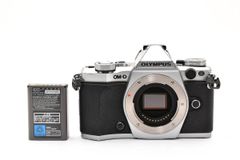 ☆実用品☆ 《シャッター数 3167回》OLYMPUS オリンパス OM-D E-M5