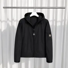 25SS 2サイズ MONCLER モンクレール サシエル ロゴ パッチ フード ジャケット ウィンドブレーカーのサムネイル