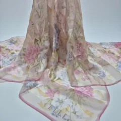 【used品】美品！ELLE レディーススカーフ シルク100%のサムネイル