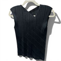 イッセイミヤケ PLEATS PLEASE ノースリーブ トップス　サイズ3 ISSEY MIYAKE イッセイミヤケ PLEATS PLEASE プリーツプリーズ