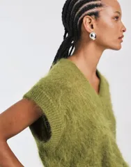 エイソス レディース トップス タンクトップ Vネック ASOS DESIGN premiumohair blend boxy high v neck tank top in olive Khakiのサムネイル