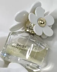 〇  ◕◕MARC JACOBS【デイジーオードトワレ】50mlのサムネイル