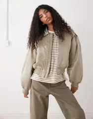 モンキ レディース アウター ジャケット・ブルゾン ギャザー Monki ruched back bomber jacket Khaki カーキのサムネイル