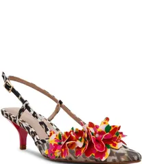 ベッツィジョンソン レディース シューズ ヒール フラワー柄 プリント フラワー Betsey Johnson Baylee Leopard and Floral Print Slingback Puのサムネイル