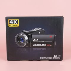4K】新品 デジタルビデオカメラ本体 バッテリー2個 マイク付き - メルカリ