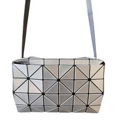 LOUIS VUITTON ルイヴィトン ビトン タイガ パンス ア ビエ ネオ LV