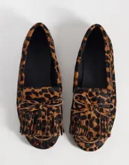 エイソス レディース シューズ スリッポン・ローファー プリント レザー フリンジ ASOS DESIGN Moxen premium fringe detailoafers in hair in rのサムネイル