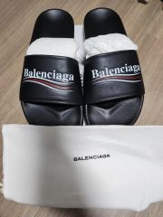 BALENCIAGA シャワーサンダル ブラック - メルカリ