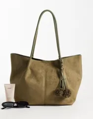 エイソス レディース バッグ スエード ASOS DESIGN faux suede tubular pinched handle tote bag with internal pouch Khakiのサムネイル