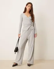 エイソス レディース トップス Tシャツ リブニット ASOS DESIGN Supersoft mixed rib knit wrap top Gray グレーのサムネイル