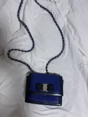FERRAGAMO フェラガモ バービー チェーン クロスバック ブルーのサムネイル