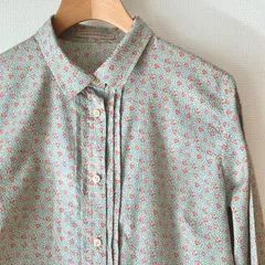☆美品☆【 HUMAN WOMAN ヒューマンウーマン】 リバティ　Speckled Rose　スペックドローズ柄　花柄 ブラウス サイズMのサムネイル