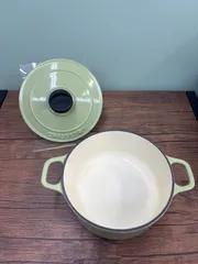 CHASSEUR 両手鍋 18cm ピスタチオ made in France 送料無料♪のサムネイル
