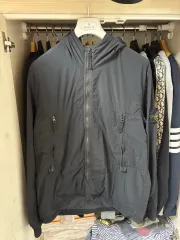 正規品 STONE ISLAND ストーンアイランド ウィンドブレーカーのサムネイル