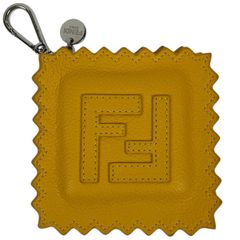 FENDI ベア レザーチャーム】 イエロー キーホルダー バッグチャーム 
