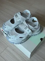 FILA（フィラ） サンダル ライト グレーのサムネイル