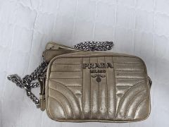 PRADA プラダ ショルダーバッグ ベージュ系 べっ甲風チェーン(希少
