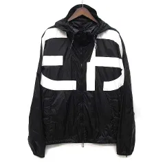 エンポリオアルマーニ EMPORIO ARMANI ロゴ グラフィック フード ブルゾン ナイロン オールオーバー 黒 ブラック 54のサムネイル