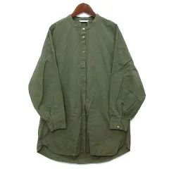 ミューカ MJUKA バンドカラー ブラウス シャツ サイドギャザー 長袖 カーキグリーン F 318-114050のサムネイル