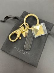 美品 GIVENCHY エッフェル塔 キーリング - メルカリ