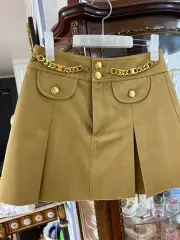 新品 セリーヌ ゴールド チェーン ベルト キャメルベージュ プリーツ スカートのサムネイル