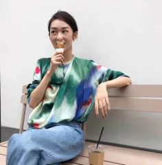01 ルメール 水彩 プリント シルク ブラウスのサムネイル