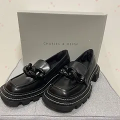 CHARLES & KEITH ペルリーネ チャンキーチェーンローファー 38 24.5cm ブラック 厚底 箱付きのサムネイル